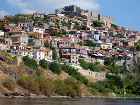 Golden Visa, Airbnb, Δάνεια και αγορά ακινήτων